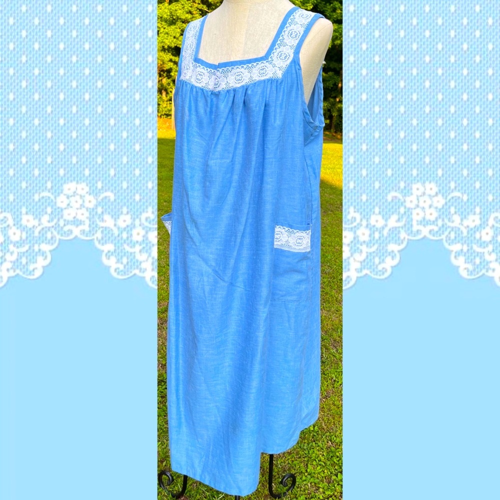 Vintage night gown